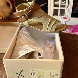 Sandal with side zipper